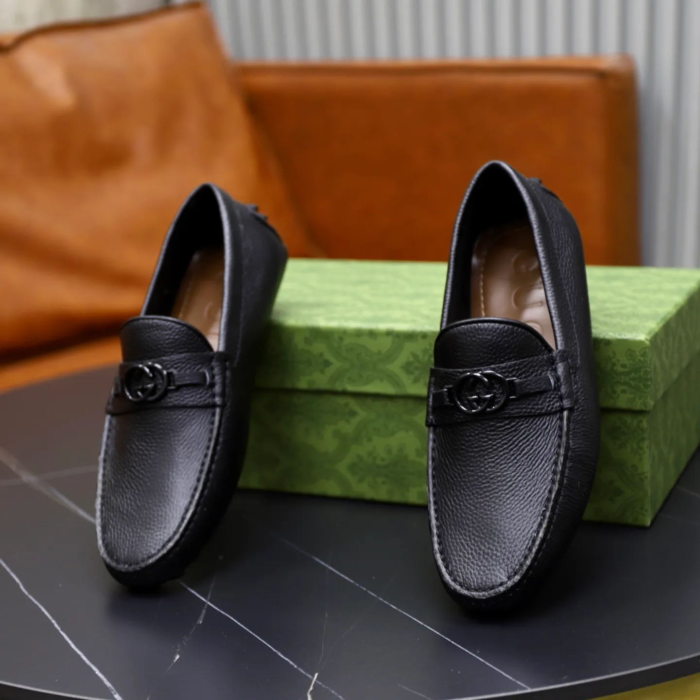 Ex-factory price: 460💰[GUCCI] Gucci ⚠️High-end men’s driving and pedal series ⚠️38-44 (customized for 45) ⚠️All original cowhide leather! Thick and soft! Made entirely of calfskin lining! Rubber sheet anti-slip beanie sole! Three-dimensional package technology! Fashionable and classic! Handicrafts! Original high quality! Feel free to compare!